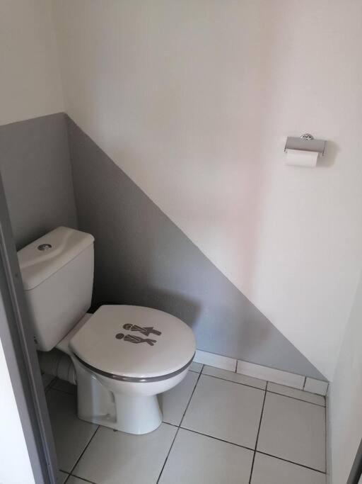 Appartement Calme Et Propre Le Goelia Saint-Geniez-dʼOlt Esterno foto
