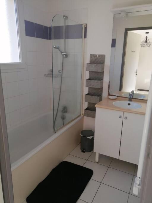 Appartement Calme Et Propre Le Goelia Saint-Geniez-dʼOlt Esterno foto